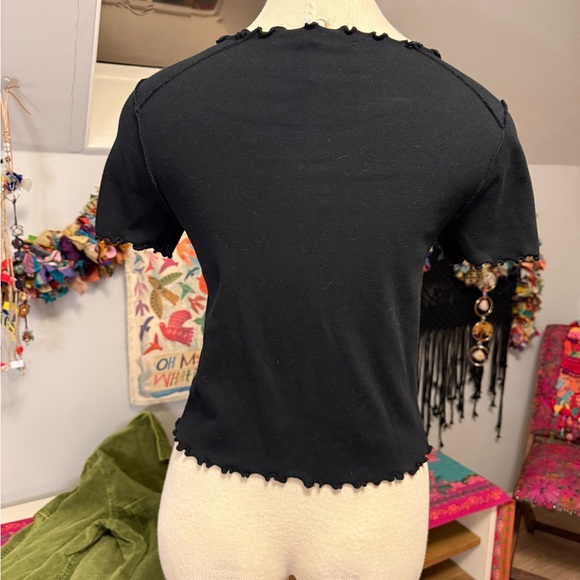 Chic Black Ruffled Women's Tee Small - Picture 2 of 5